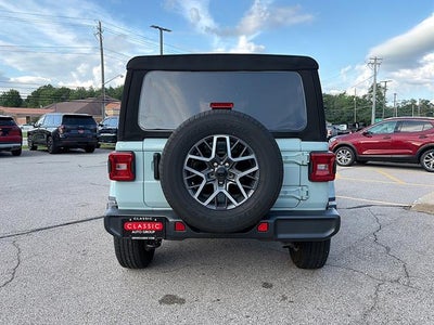 2024 Jeep Wrangler 4-Door Sahara 4x4