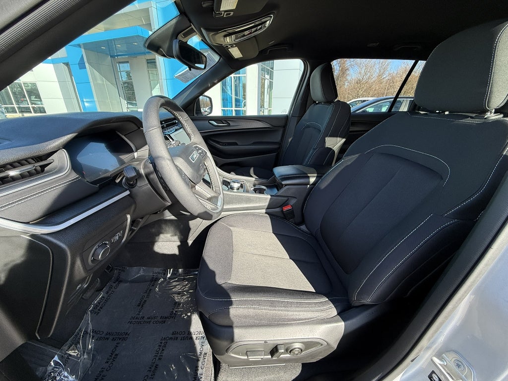 2024 Jeep Grand Cherokee L Laredo