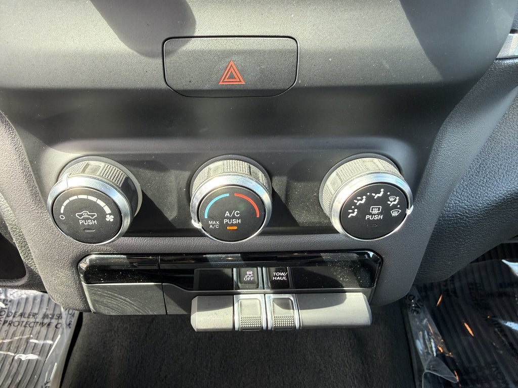 2023 RAM 1500 Big Horn Quad Cab 4x4 6'4" Box