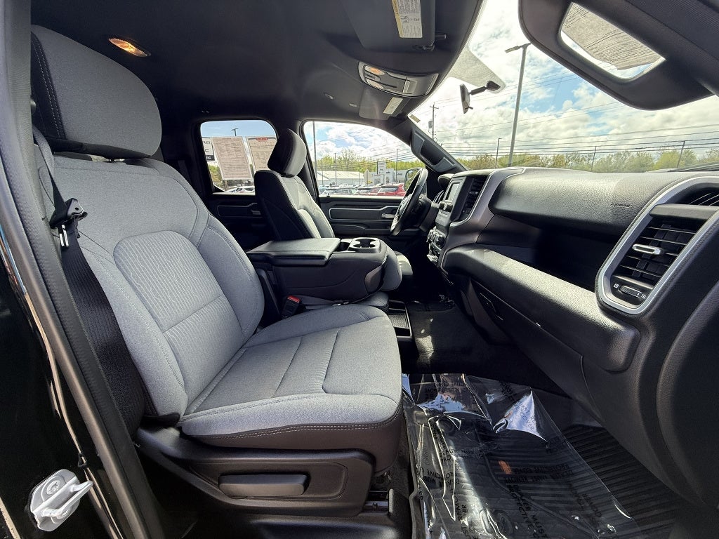 2023 RAM 1500 Big Horn Quad Cab 4x4 6'4" Box