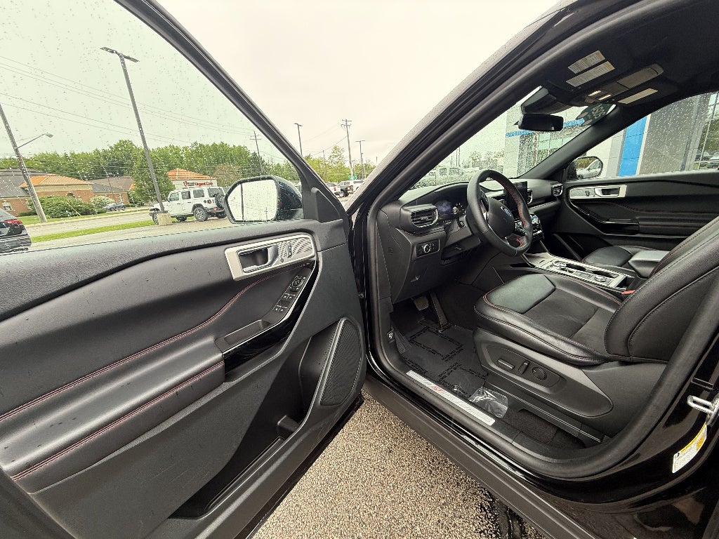 2024 Ford Explorer ST-Line