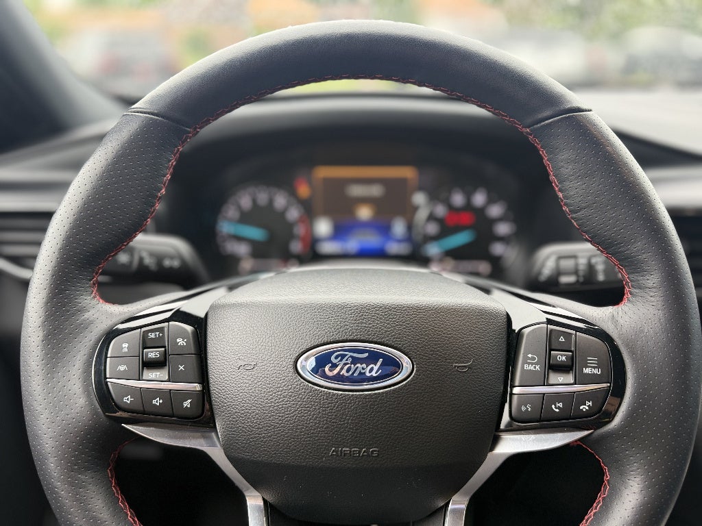 2024 Ford Explorer ST-Line