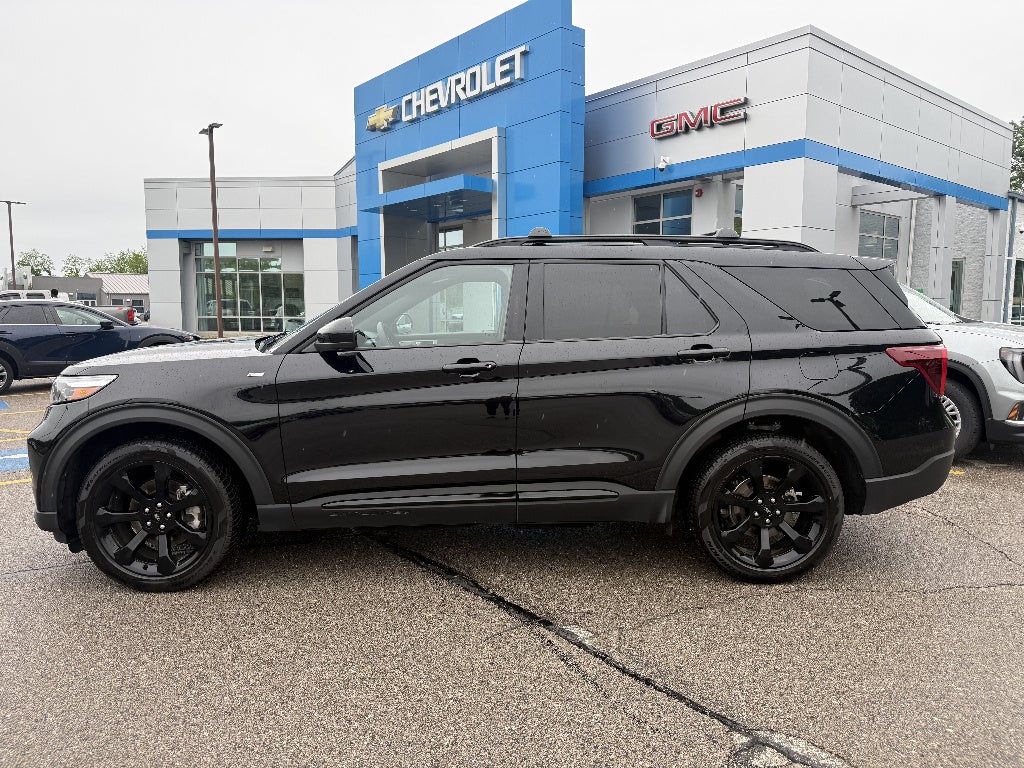 2024 Ford Explorer ST-Line