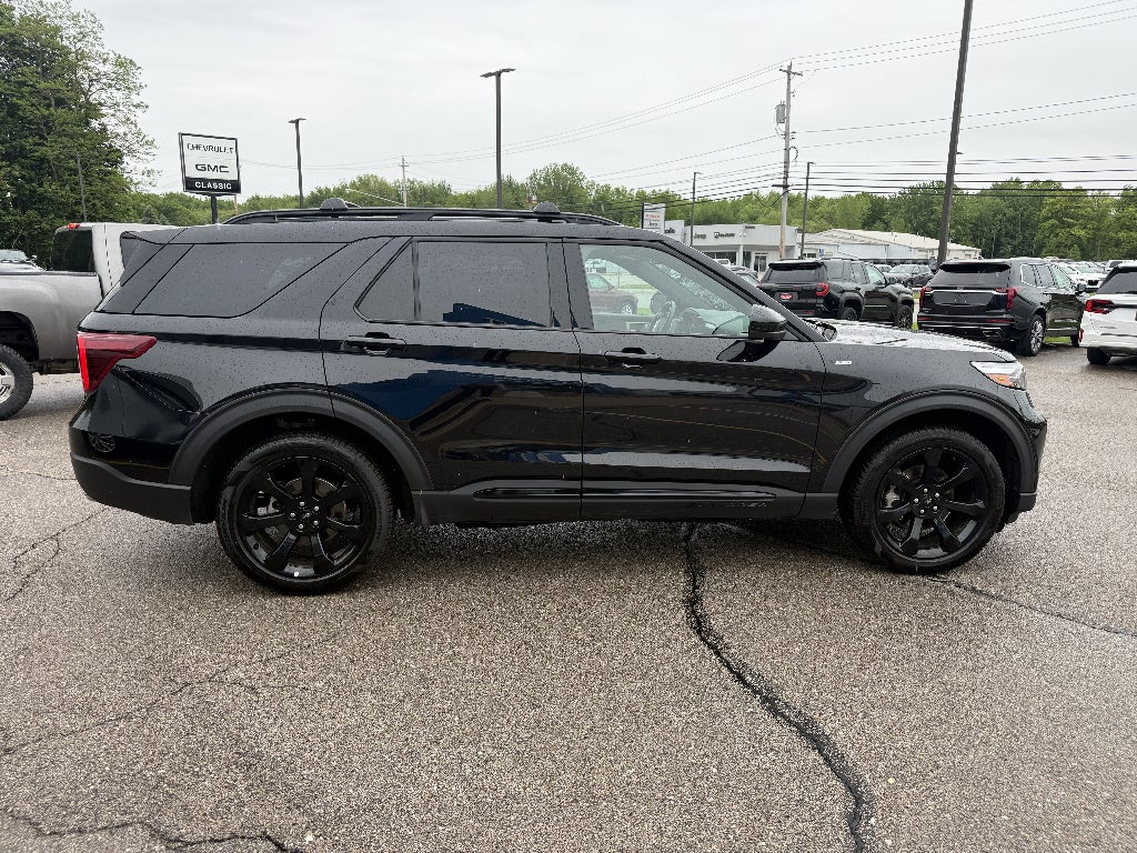 2024 Ford Explorer ST-Line