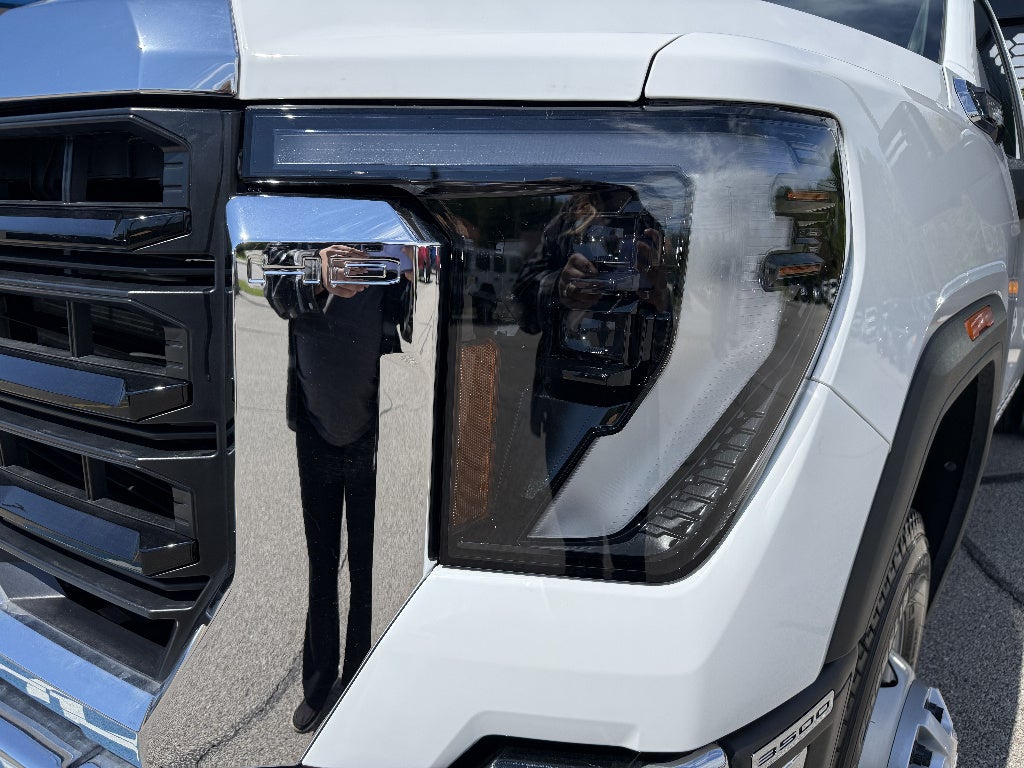 2026 GMC Sierra 3500 HD Chassis Cab Pro