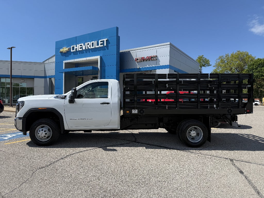 2026 GMC Sierra 3500 HD Chassis Cab Pro