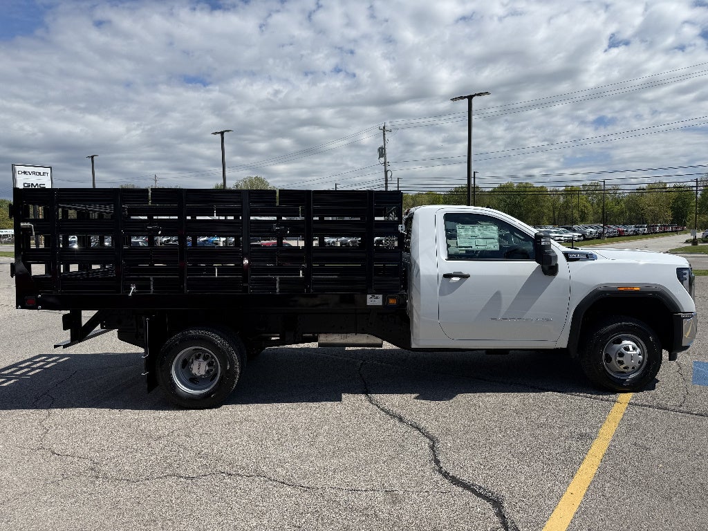 2026 GMC Sierra 3500 HD Chassis Cab Pro