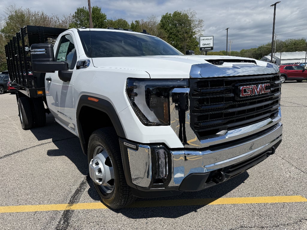 2026 GMC Sierra 3500 HD Chassis Cab Pro