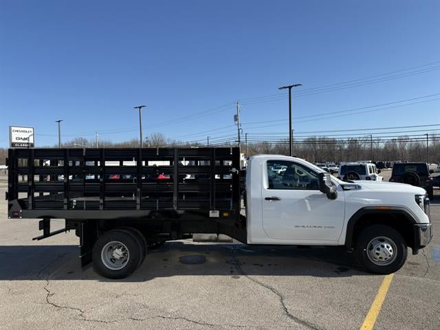 2026 GMC Sierra 3500 HD Chassis Cab Pro