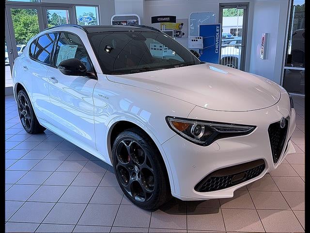 2023 Alfa Romeo Stelvio Veloce AWD